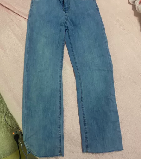 薄款直筒牛仔裤 感兴趣的话点“我想要”和我...