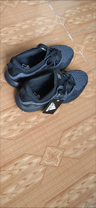 阿尔法休闲鞋，吊牌在40码全新，包装齐全，...