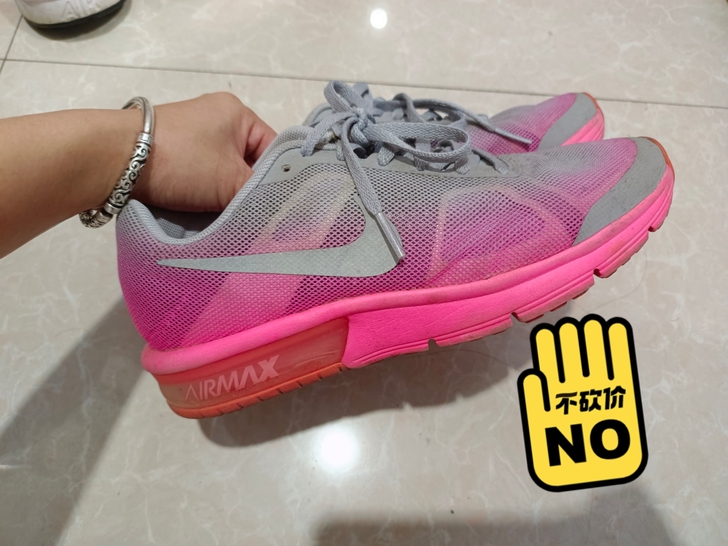 Nike air 气垫运动鞋35 36