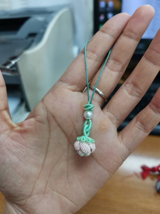 自己闲时编织的手机挂绳，20元一个不包邮，...