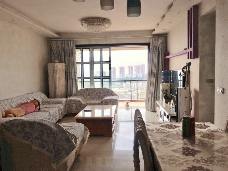 只卖不租，面积：107㎡左右，三室两厅两卫...