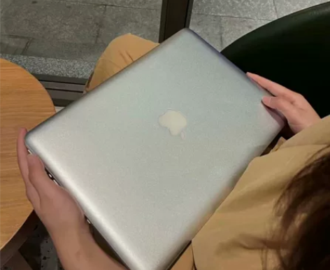 出i7笔记本电脑一台,本女生办公用的 成色...