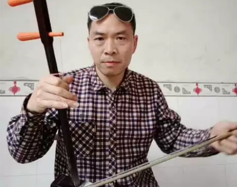 二胡乐器，六角二胡全新。带全套配件赠品，厂...