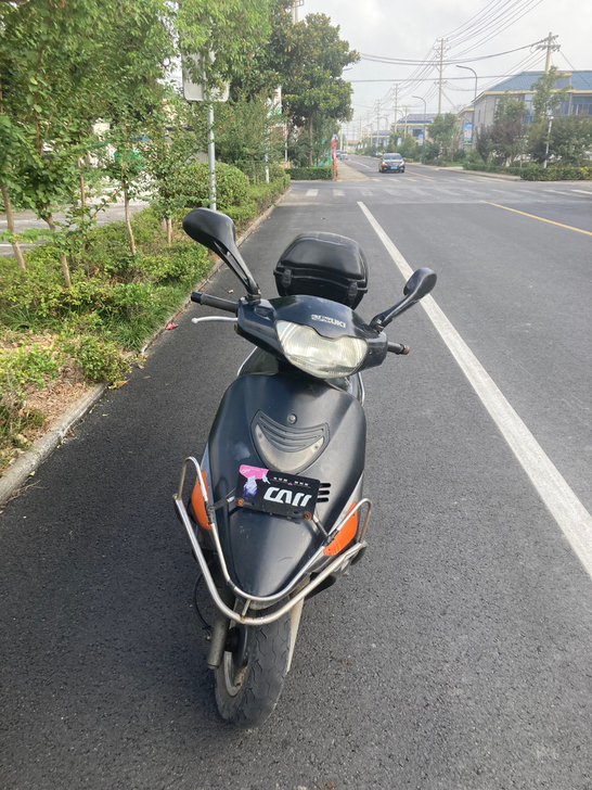 铃木踏板摩托车