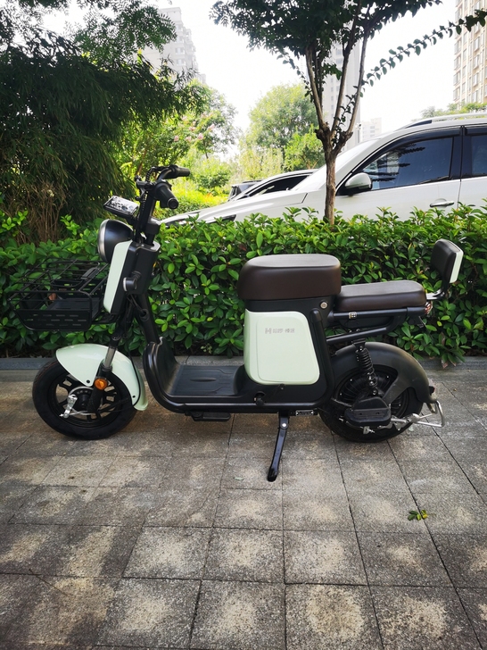 哈啰电动车新国标电动自行车锂电学生代步男女...