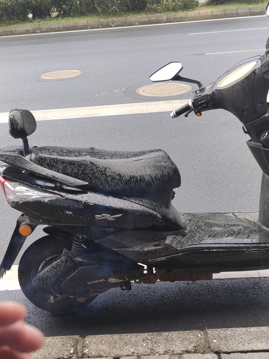 绿能电动车72v32安电瓶，随便跑四五十公...