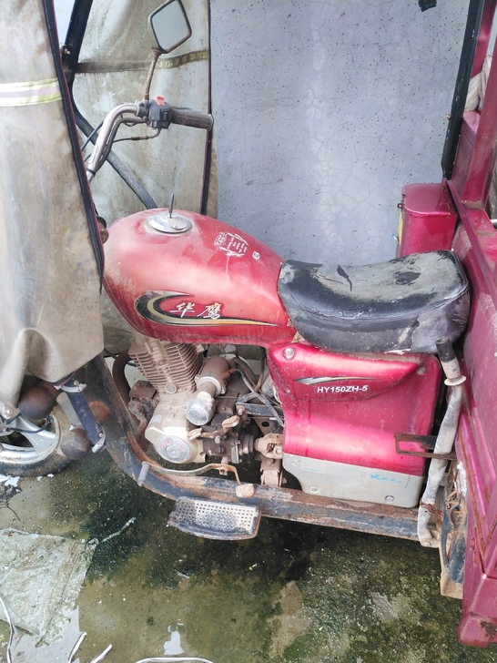 摩托三轮150机器，能开能跑，发动机没动过...