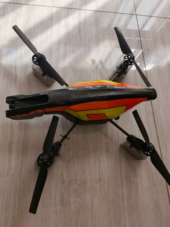 parrot 无人机 1800买的，200...