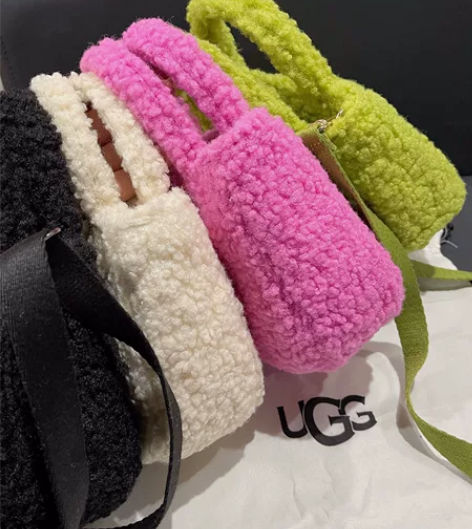ugg毛绒包包大号小号 除了装东西，还可以...