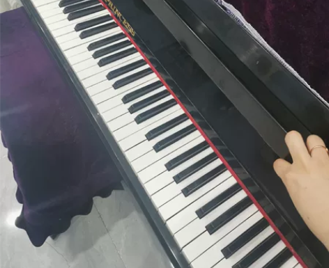 搬家二手钢琴低价出售 感兴趣的话点“我想要...
