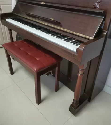 钢琴教师家庭用琴，钢琴功能完好，音色佳，现...