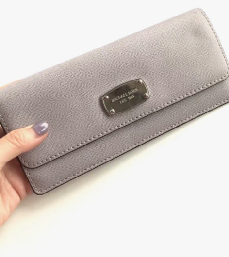 MK 长款女士钱包 紫色 新旧如视频。代购...