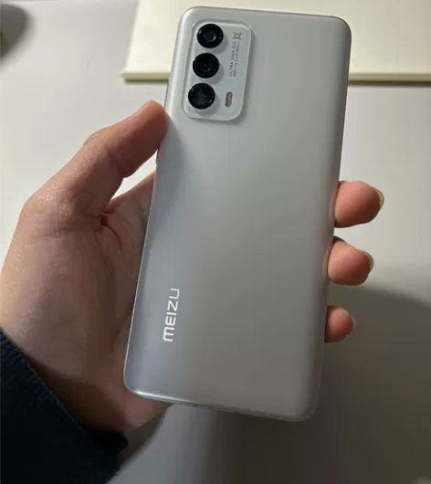 自用魅族18 99新 京东旗舰店购买，有票...