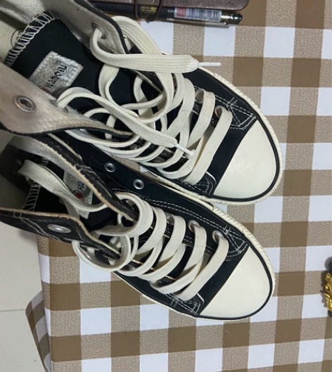 环球黑色高帮帆布鞋，37码 感兴趣的话点“...