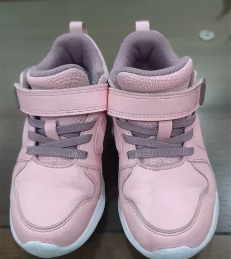 安踏女童运动鞋 新旧如图 质量完好适合秋冬...
