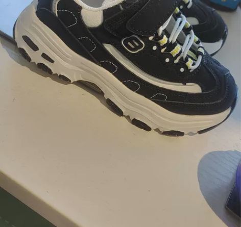 安踏同款运动鞋,老爹鞋 感兴趣的话点“我想...