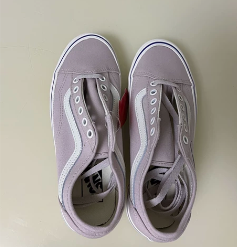 全新正品Vans男女香芋紫帆布鞋，尺码37...