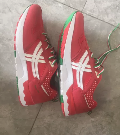 特步正品鞋，上脚试了2小时，家里鞋太多了便...