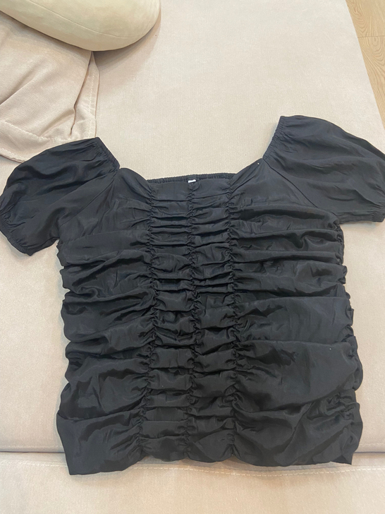 就穿过两次，搭牛仔裤很好看的。但我现在追求...