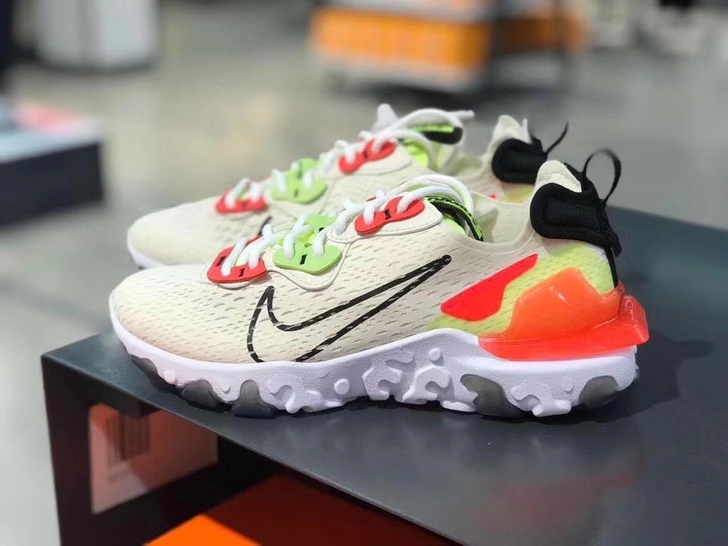 耐克女子React Vision机能透气缓...