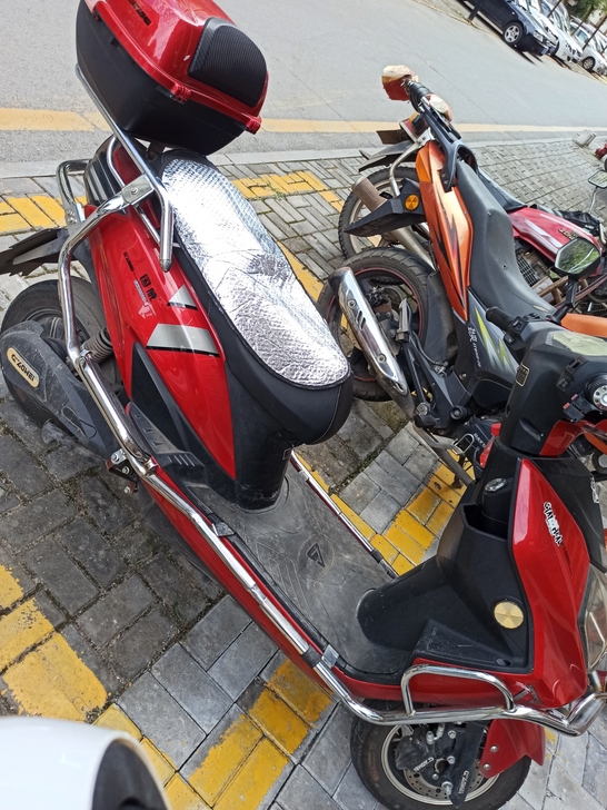国威  72v32A电动车  蓝牌  成色...