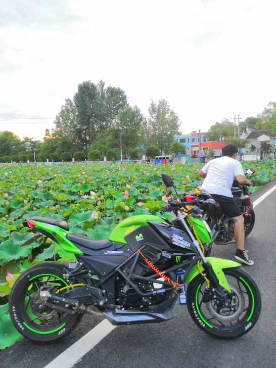 网红枭风400有牌有证可过户喜欢的赶紧来，...