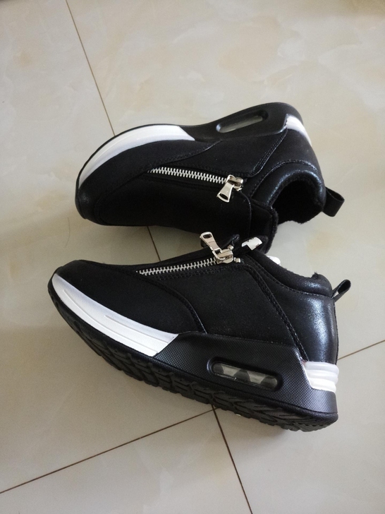 全新，内增高时尚女鞋，加绒34码35码特价...