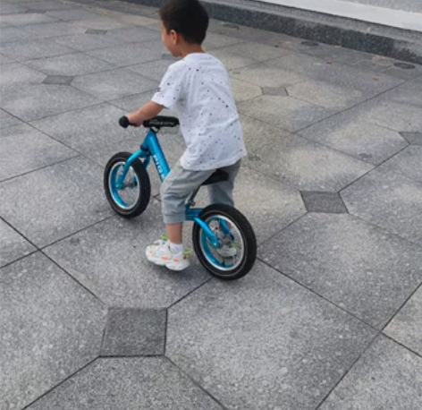 飞鸽平衡车儿童无脚踏2-3-6岁1男孩滑步...