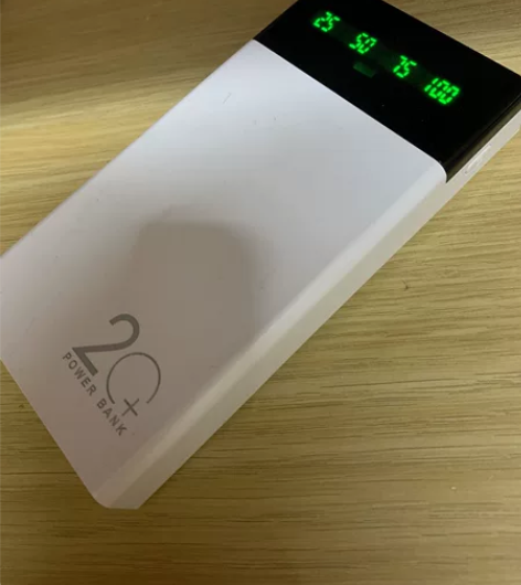 闲置充电宝低价出售,大容量两万毫安,充电提...