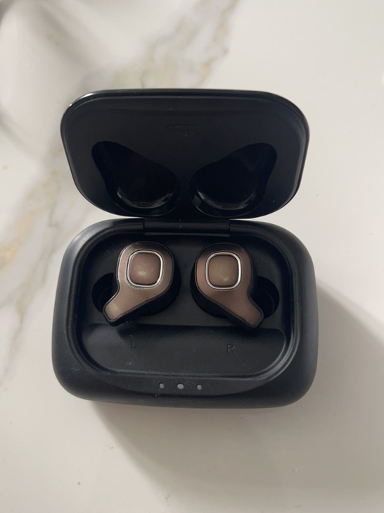 IQD50 无线耳机八成新！