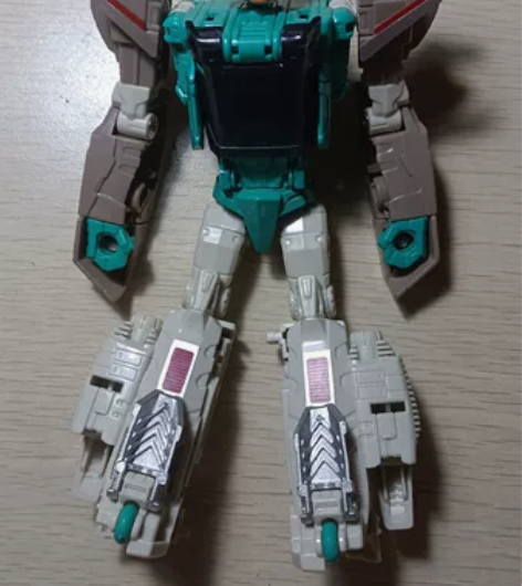 变形金刚 ，IDW 头领战士，如图所示，所...