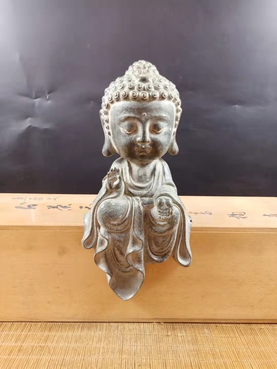 纯铜制，铜佛像摆件。厚重铜释迦摩尼佛像挂件...