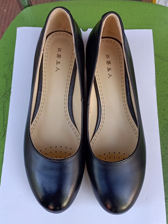 铁路正品女皮鞋，全牛皮，有35，36，37...