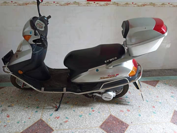 三年前购买的国三摩托车，化油器版。有合格证...