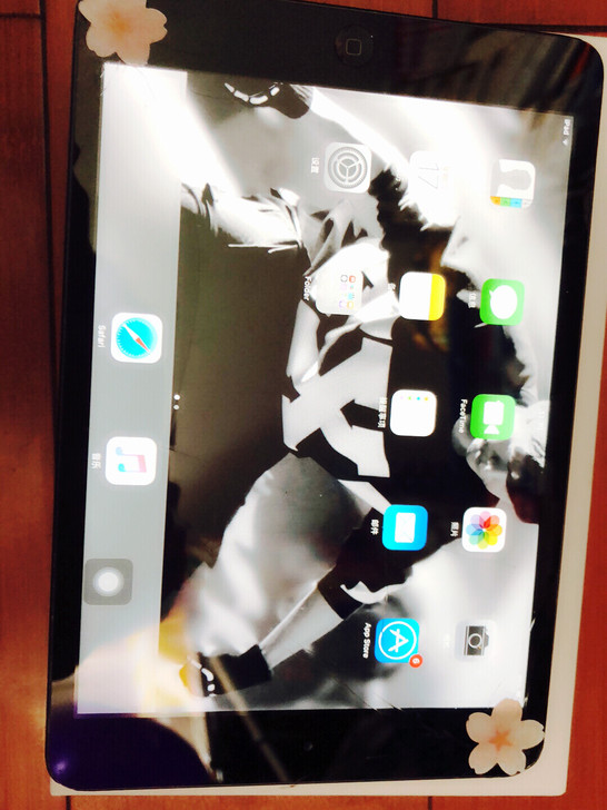 外屏裂的apple ipad mini一代...
