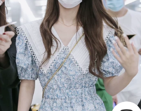 赵露思同款娃娃领甜美连衣裙法式碎花温柔风泡...