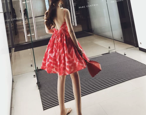 连衣裙  没穿过 感兴趣的话点“我想要”和...