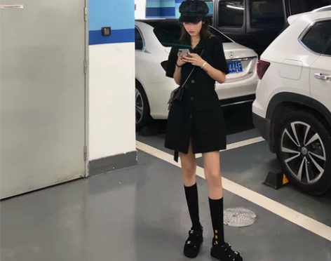 wannanke工装风宽松连衣裙女黑色气质...