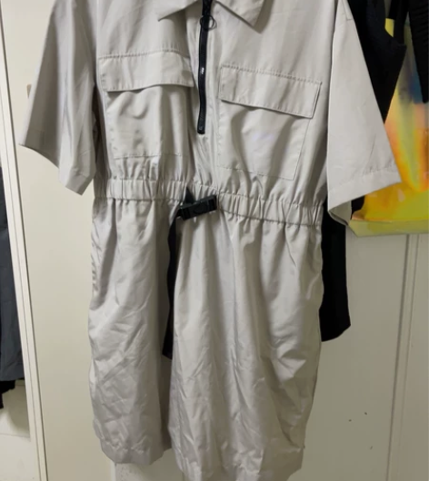 HM工装风裙装 胸围110 腰围88拉升到...