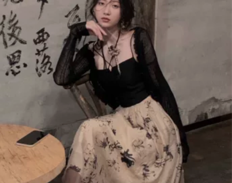 从一拼接连衣裙女夏无袖法式独特设计感修身显...