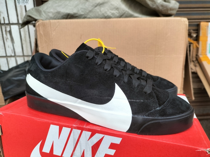 耐克Nike黑白大钩子38.5女鞋AV22...