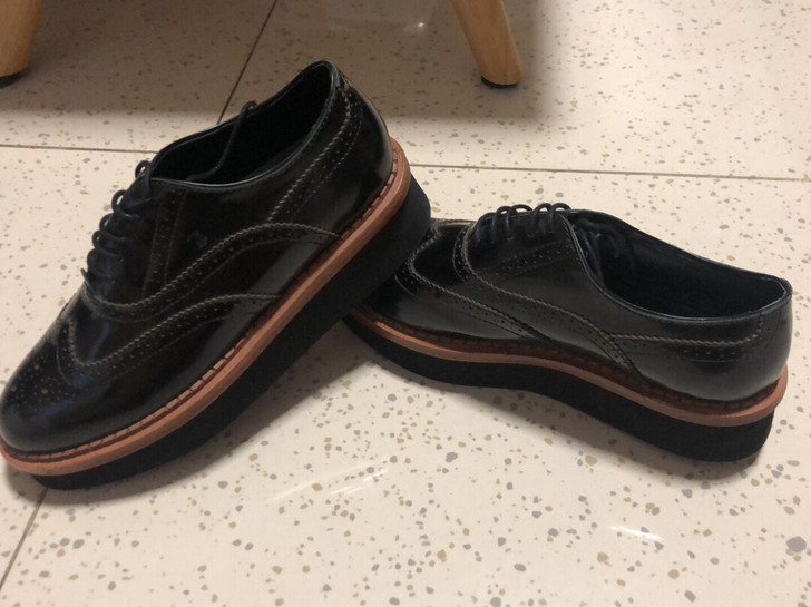 布洛克厚底女鞋，全新，36码。买来仅试穿。...