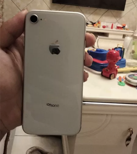 苹果8国行64G刚换全新电池（可小刀） 感...