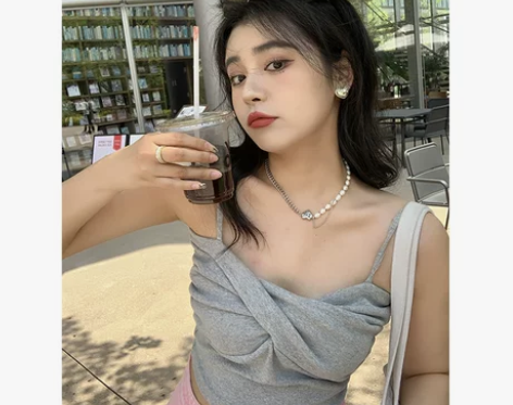 李潇洒微胖mm蝴蝶结交叉设计感吊带背心女夏...
