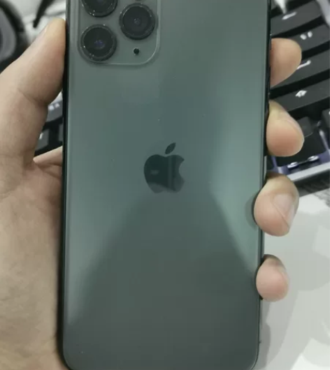 苹果11pro暗夜绿，国行64G 无拆无修...