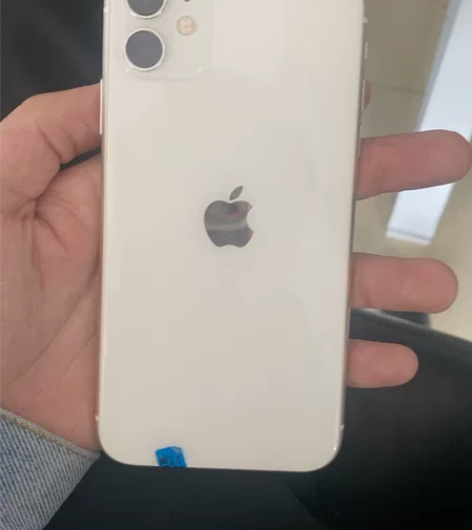 苹果11，128g内存，白色手机是国行正品...