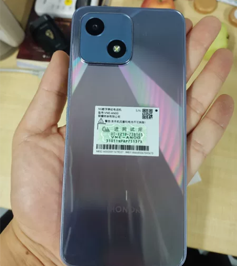 荣耀营销手机，原价3000多，便宜卖了，上...