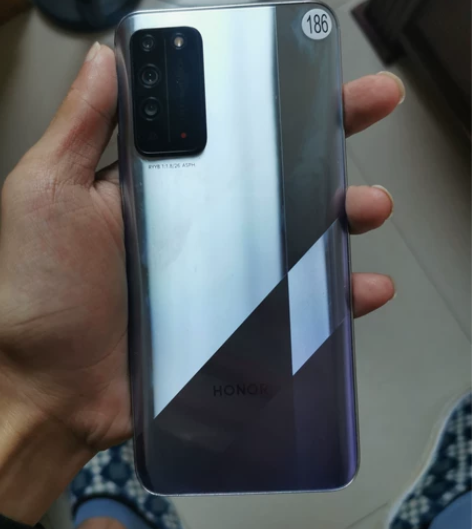 荣耀X10 5G手机 6+128G内存 银...