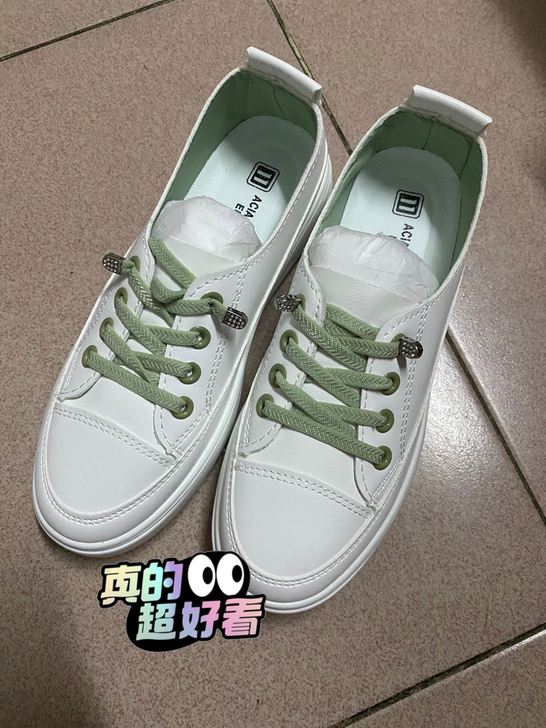 全新，35码小白鞋