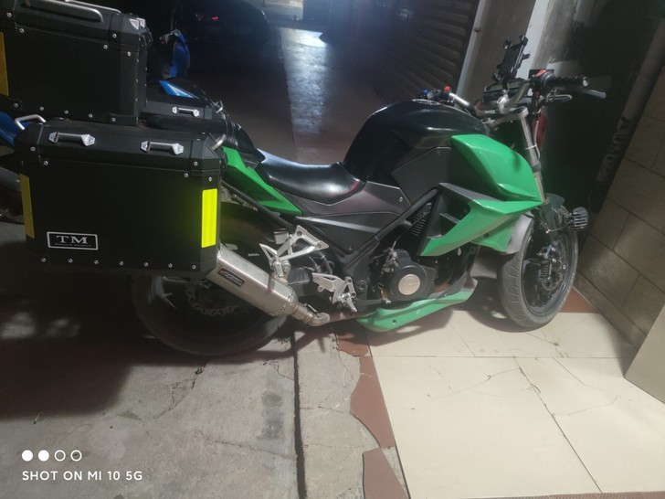 急出枭风一号街车，350排量的，国三上不了...